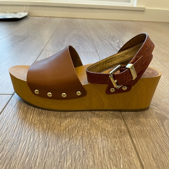 Size 9 Sam Edelman brown studded wedges - Picture 1 of 8
